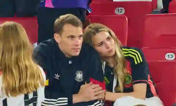 Fundjavë festive, Manuel Neuer bën celebrimin me gruan e tij Anika