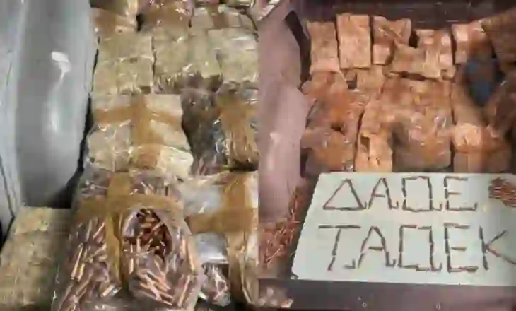 Furnizoheshin me municione luftarake në Shqipëri, goditet organizata kriminale në Greqi