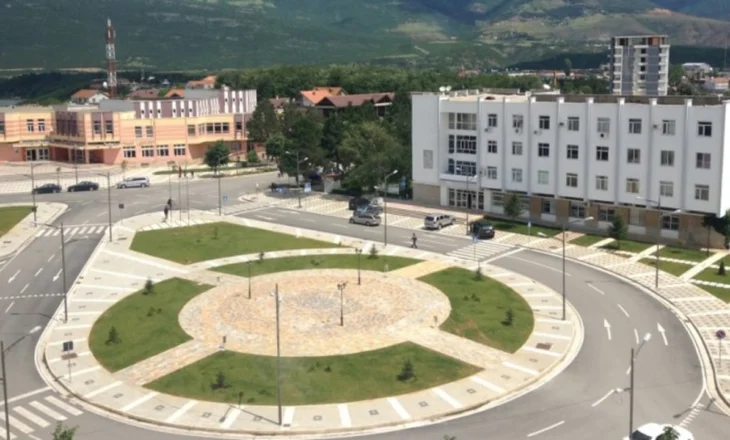 “Furtunë” largimesh në Bashkinë Kukës pas urdhrit të Ramës, largohen nga detyra 14 administratorë dhe 2 nënkryetarët