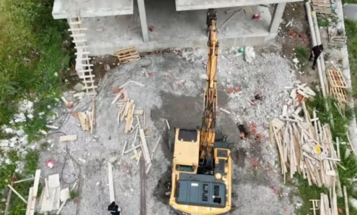 Gati një javë aksion, mbi 80 bujtina të shembura! Rrëfime nga Thethi, pronarët humbasin kursimet e jetës: Na dha leje Bashkia