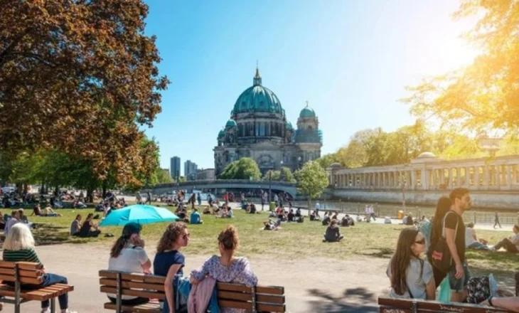 Gjermania regjistron ditën më të nxehtë të vitit, temperatura arrijnë deri në 38 gradë