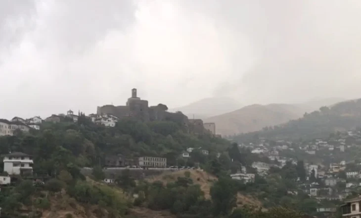 Gjirokastër, reshjet e shiut shuajnë vatrat e zjarrit në Malin e Gjerë