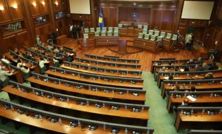 Gjykata Kushtetuese e Kosovës pezullon çdo veprim për konstituimin e Kuvendit, çfarë pritet të ndodhë