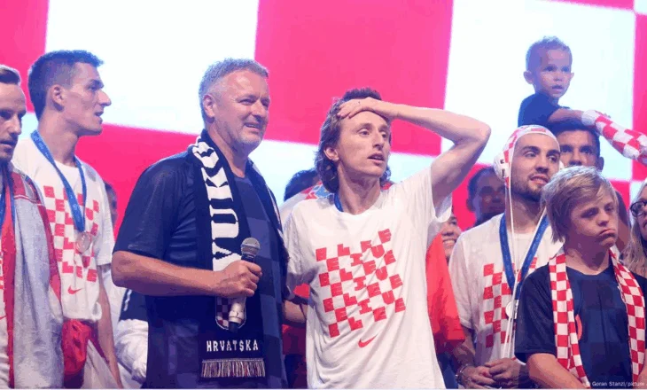 Gjysmë milion njerëz në Kroaci për “Thompson”: Koncerti më i madh në historinë e Evropës, mes lavdërimeve fashiste dhe alarmit për sigurinë