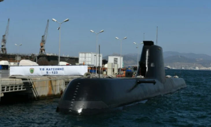 Greqia planifikon blerjen e nëndetëseve të reja, Ministri i Mbrojtjes: Do të zëvendësohen anijet e vjetra të Marinës Helene
