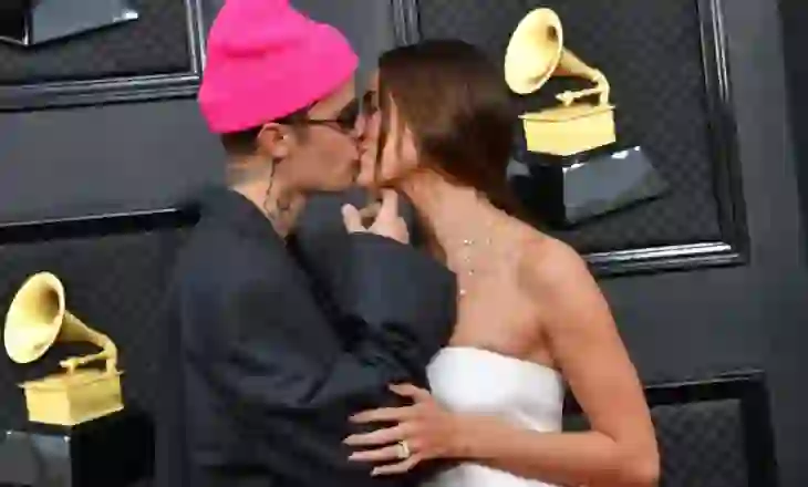 Hailey Bieber: Martesa me Justin është një çmenduri