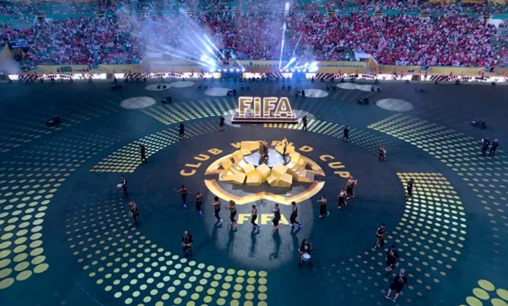 Himni i ri zyrtar i FIFA-s/ Koncerti finales, Robbie Williams dhe Laura Pausini përpara 82.500 spektatorëve në “MetLife”
