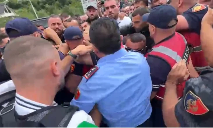 “Hiqini duart”/ Aksioni për prishjen e ndërtimeve pa leje në Theth, banorët përplasen me policinë