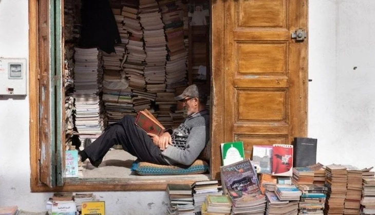 Historia e librashitësit më të vjetër në Marok, i cili ka lexuar 5000 libra gjatë 43 viteve…