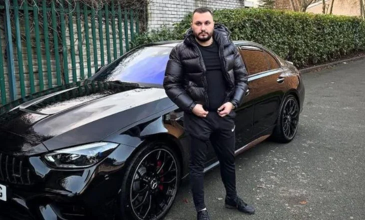 I dëbuar dy herë nga Anglia/ I riu shqiptar publikon video rrugëve të Londrës me “Mercedezin” 80 mijë paund
