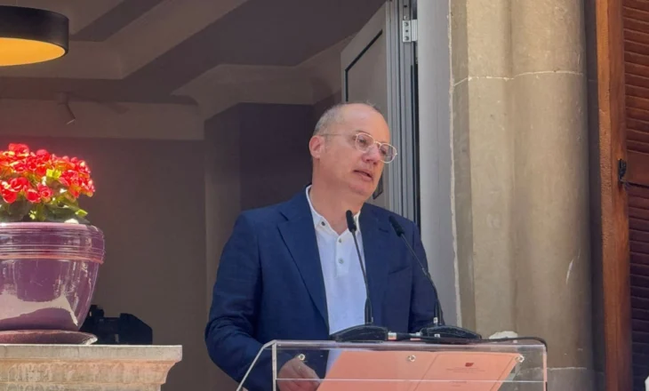 Inaugurimi i Konsullatës së re greke në Korçë/ Hasani pret homologun grek: Greqia, partner i rëndësishëm për Shqipërinë!