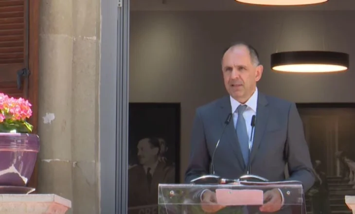 Inaugurimi i Konsullatës së re greke në Korçë/ “S’ka më ndryshim kufijsh”, ministri i Jashtëm grek: Histori e vjetër, nuk i intereson kujt