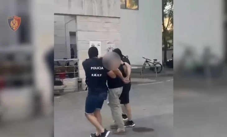 Inskenoi rëmbimin e vet për të përfituar para nga i ati, arrestohet 28-vjeçari në Kavajë