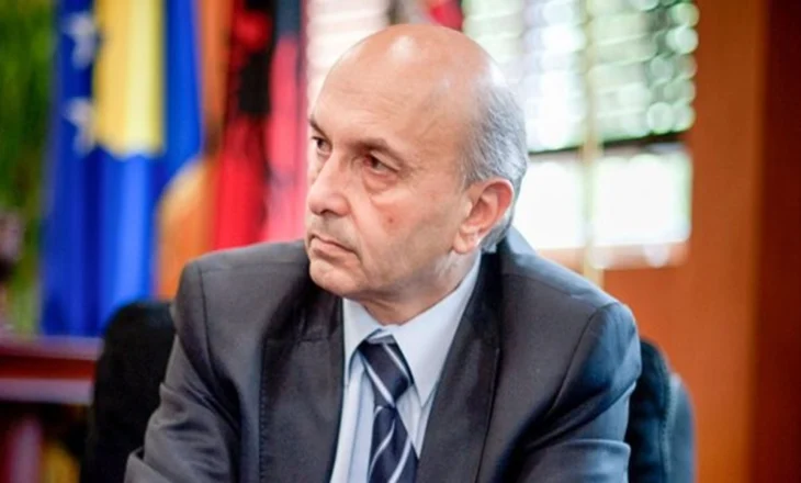 Isa Mustafa paralajmëron qeverinë ‘Kurti’: Askush s’mund të jetë njëkohësisht deputet dhe ministër