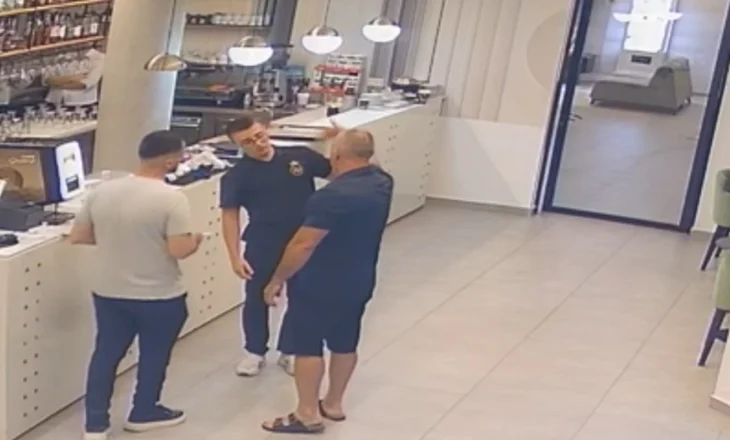 Ish- shefi i “Rrugores” Vlorë i dh*noi kamerierin, pronari i lokalit bën për spital Ardian Isufin