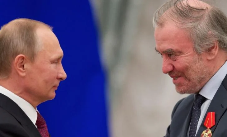Italia anulon koncertin e planifikuar të dirigjentit rus për shkak të lidhjeve të ngushta me Vladimir Putin