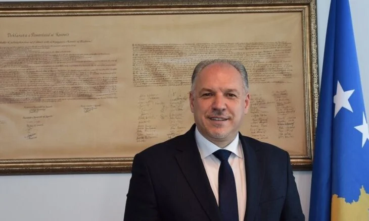 Iu ngrit aktakuzë për keqpërdorim të detyrës, ministri Fikrim Damka e mohon