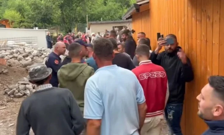 “Jemi në tokën tonë”/ Banorët përplasen me policinë në Theth, kundërshtojnë shembjen e ndërtimeve