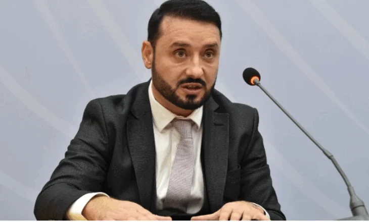 Jep dorëheqjen kreu i AMP