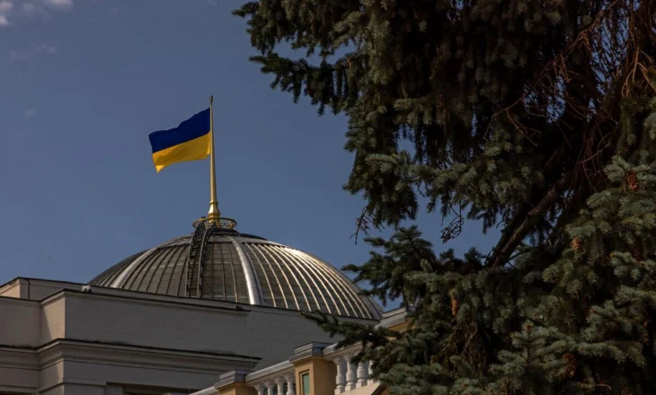 Jep dorëheqjen kryeministri i Ukrainës