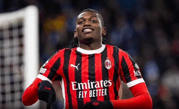 “Jo, faleminderit”! Milan refuzon direkt ofertën e PSG-së për Leaon, Tare ka një plan tjetër