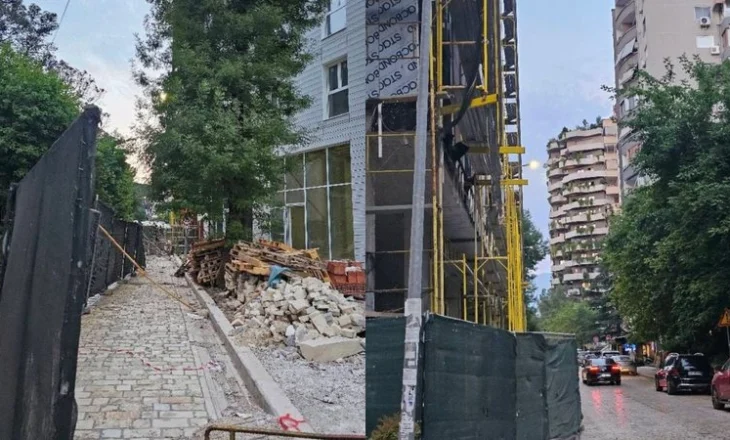 “Ka 5 vite që trotuari zaptohet nga një deputet i PD”, ish-ministri socialist denoncon pas paralajmërimit të Ramës