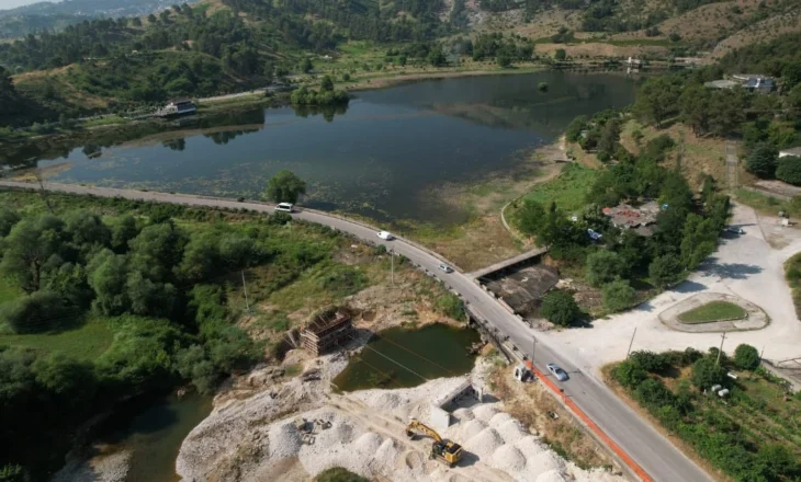 Kantieri i ndërtimit të urës së re të Viroit në Gjirokastër (Pamjet)