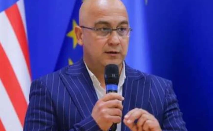 “Katastrofë ekologjike”/ Zjarri në landfillin e Elbasanit deputeti nuk ndal akuzat: Një ngjarje e paralajmëruar…