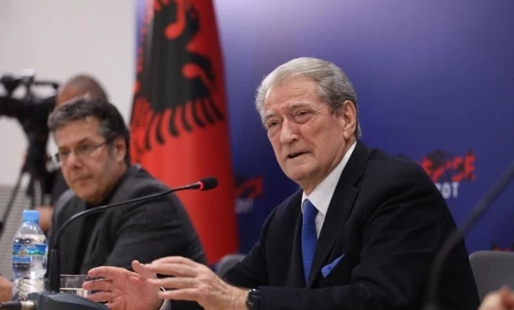 “Kemi një kopje të Enverit”, Paloka paralajmëron vjeshtën: Regjimi nuk bie me votë, por me revoltë popullore