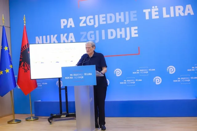 ‘Këshilli Bashkiak si mafia’, Berisha: Bashkia e Tiranës po fsheh rendin e ditës, duan mbledhje të fshehtë