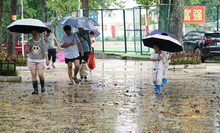 Kina aktivizon reagimin emergjent të nivelit IV ndaj përmbytjeve në 5 provinca