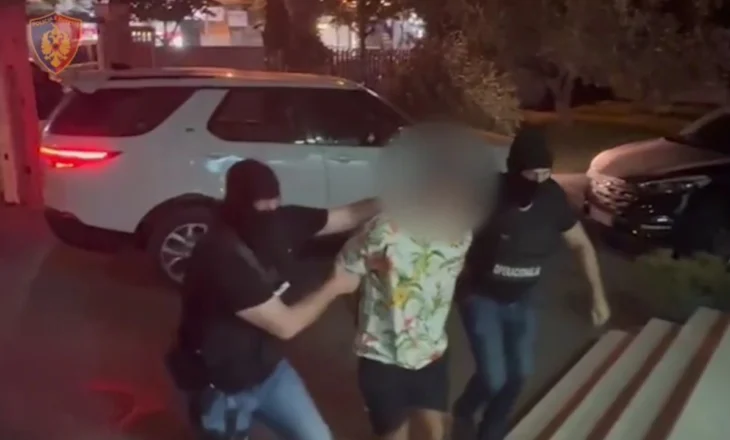 Kokainë, kanabis e armë zjarri, arrestohet 21-vjeçari në Durrës