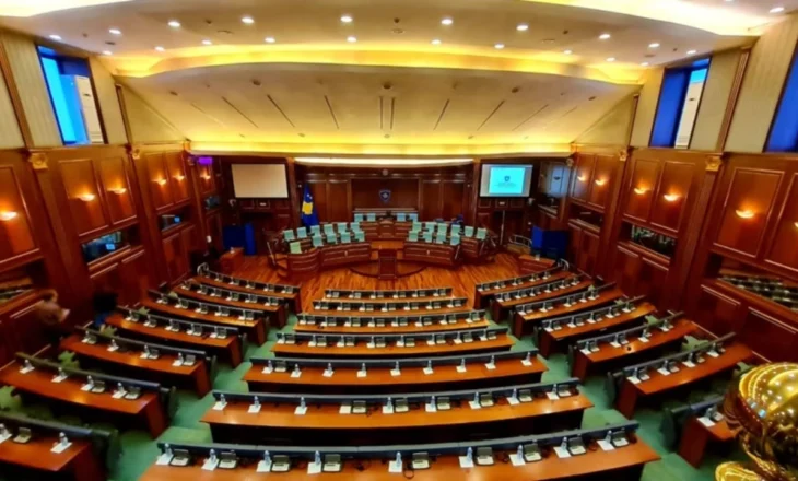 Kosovë, dështimet sjellin tension/ Nuk konstituohet kuvendi as në seancën e 45-të, polemika mes opozitës dhe LVV