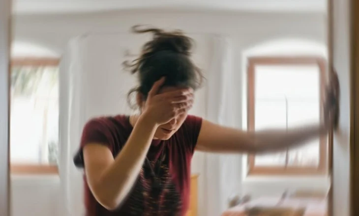 Krizat e tensionit të ulët në verë, kujdes i shtuar për ata që marrin ilaçe për tensionin e lartë