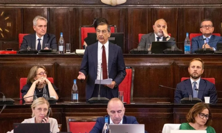 Kryebashkiaku i Milanos “i përfshirë” në skandalin e ndërtimeve të paligjshme, 74 persona thirren për të dëshmuar