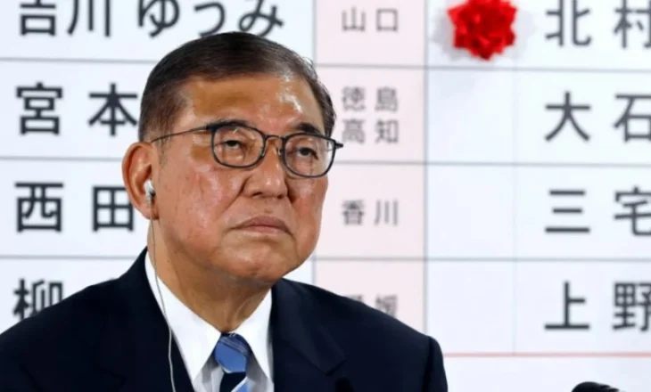Kryeministri i Japonisë zotohet të qëndrojë në detyrë pavarësisht humbjes së thellë në zgjedhje