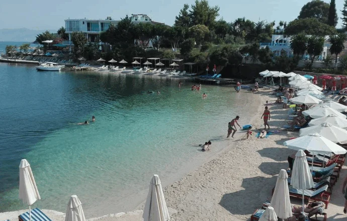 Kumbaro: Mbi 4.7 milionë turistë të huaj në gjashtë muaj, qershori sjell rekord të ri
