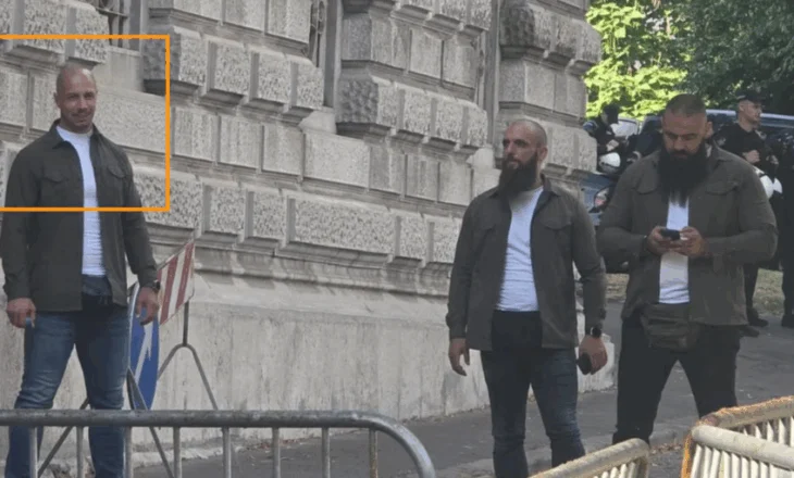 Kush janë të akuzuarit për sulmin në Banjskë që u panë pranë Presidencës së Serbisë?