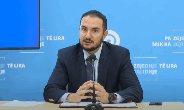 La qelinë pas 10 muajsh, Salianji: Dënimi im, regres në demokraci