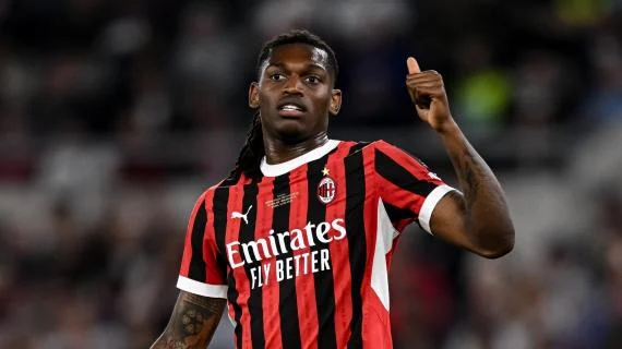 Leao si qendërsulmes te Milan? Flet Luca Toni: Nuk më bind shumë, Rafa ka nevojë për hapësirë