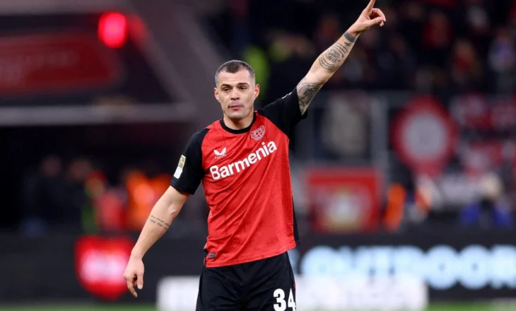 Leverkusen “burgos” Xhakën, Ten Hag: Nuk mund të ik, është lideri ynë