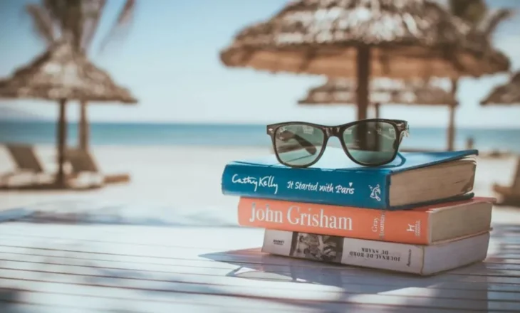 Libri si aksesor plazhi