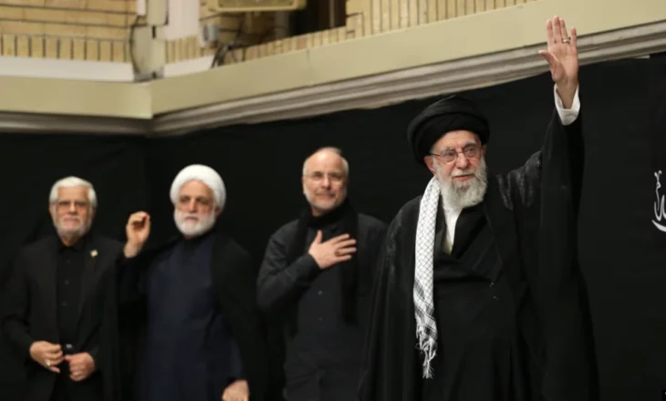 Lideri suprem i Iranit, ajatollah Ali Khamenei, shfaqet për herë të parë në publik që nga fillimi i luftës 12-ditëshe
