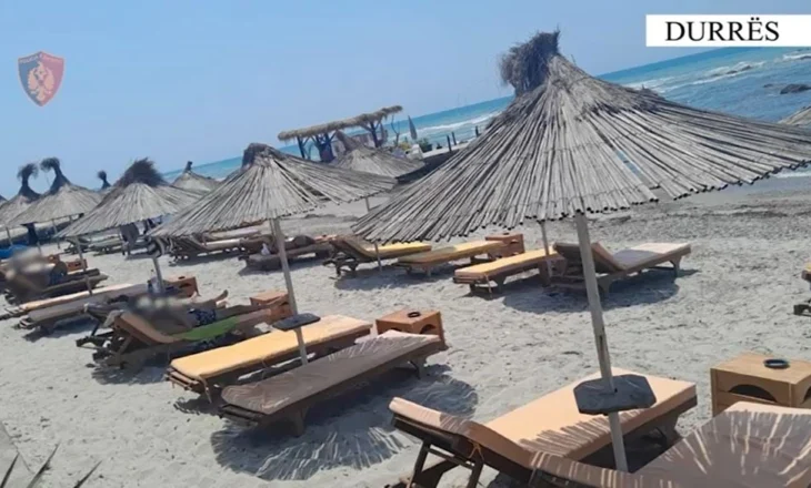 Lirohen hapësira të tjera në plazhin e Currilave, sekuestrohen 91 komplete me çadra dhe shezlongë! 3 persona të proceduar