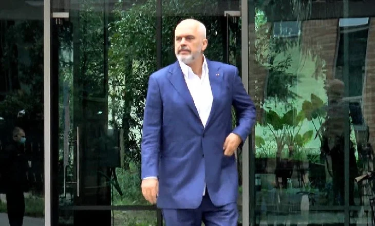 “Lironi hapësirat publike”/ Kryeministri Rama ‘përsëritet’: Nuk ka më ‘tokë e xanun’, nëse jo, do të përballeni me…