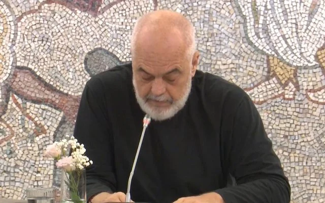 “Listë e zezë për ndërtuesit dhe investitorët”/ Rama: Masa drastike për dy kategori ndërtuesish problematikë