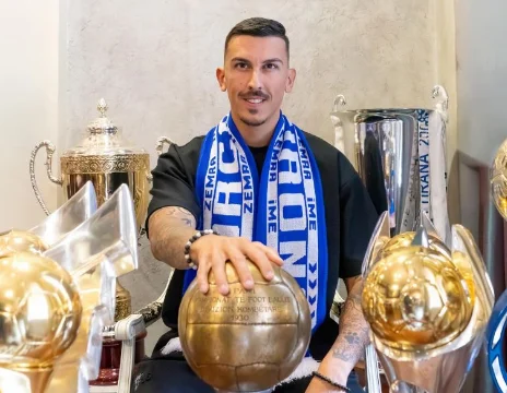 Lleshi nga bardhezi në bardheblu, Tirana e zyrtarizon