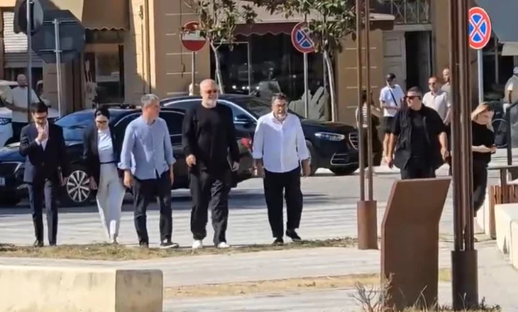 “Luftë” zaptuesve të hapësirës publike, Rama shkon sërish në Vlorë, inspekton aksionin e bashkisë