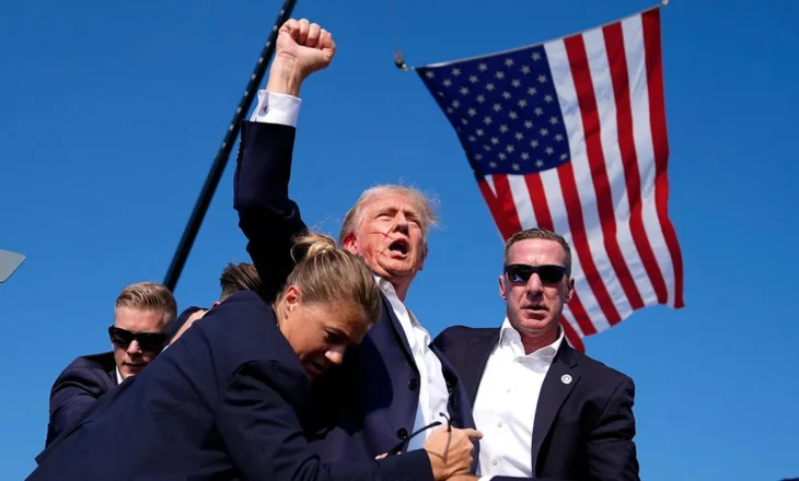 “Lufto, lufto, lufto”/ Një vit nga atentati kundër Donald Trump, si i shpëtoi vdekjes presidenti i SHBA-ve