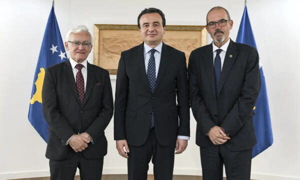 “Mbështetje Kosovës, drejt NATO-s”/ Kryeministri Kurti pret deputetët britanikë, zbardhen diskutimet